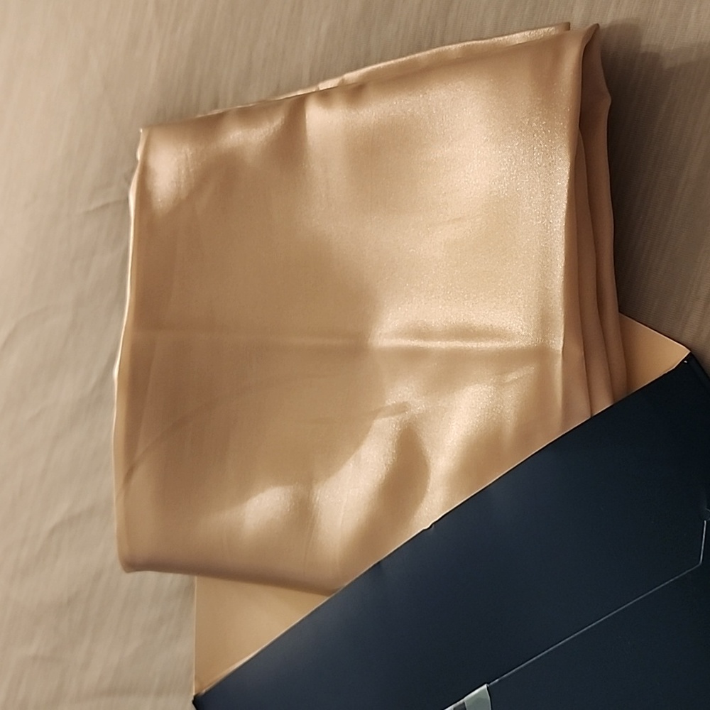 New in Package (open) Bedsure Satin Pillowcases (2) Beige Standard